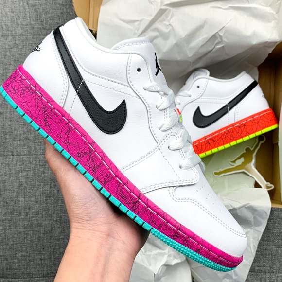 nike white pink orange